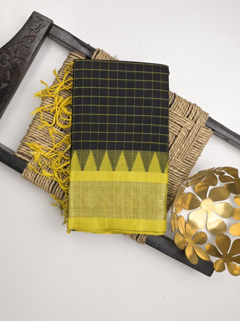 Dhaka cotton saree for women | black | allover checks | contrast blouse