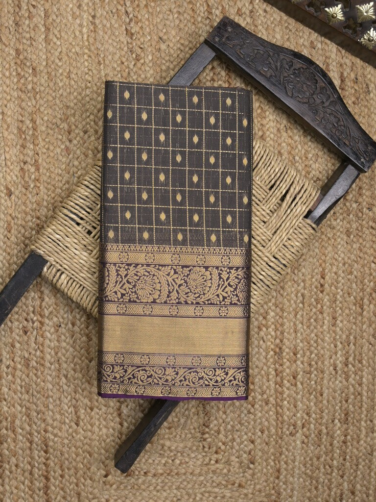 Seiko Raga zari-woven saree in gray color with zari border and rich pallu & contrast blouse