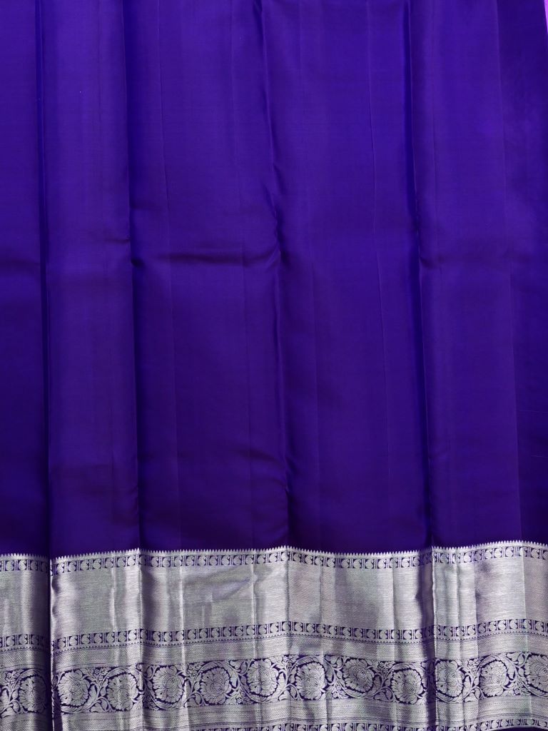 Kanchi pattu saree lavender color allover zari weaves & big zari border with rich pallu and contrast plain bouse