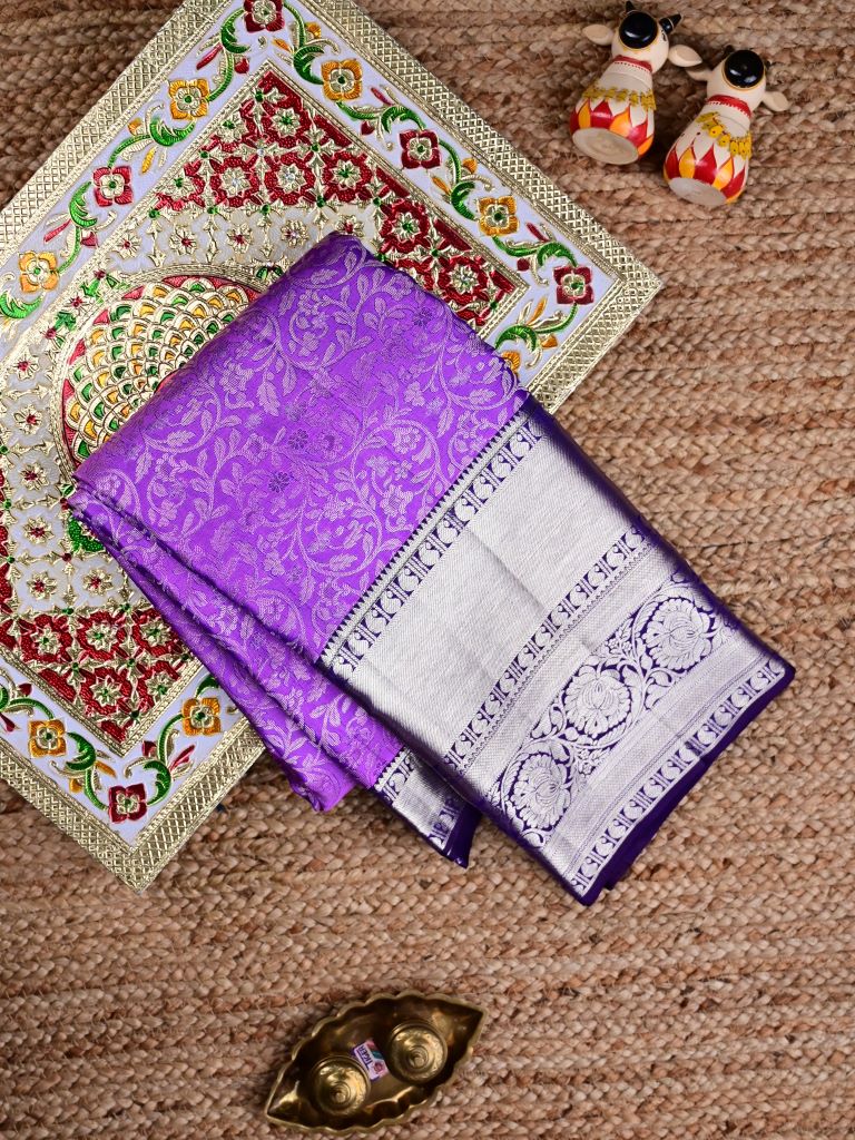 Kanchi pattu saree lavender color allover zari weaves & big zari border with rich pallu and contrast plain bouse