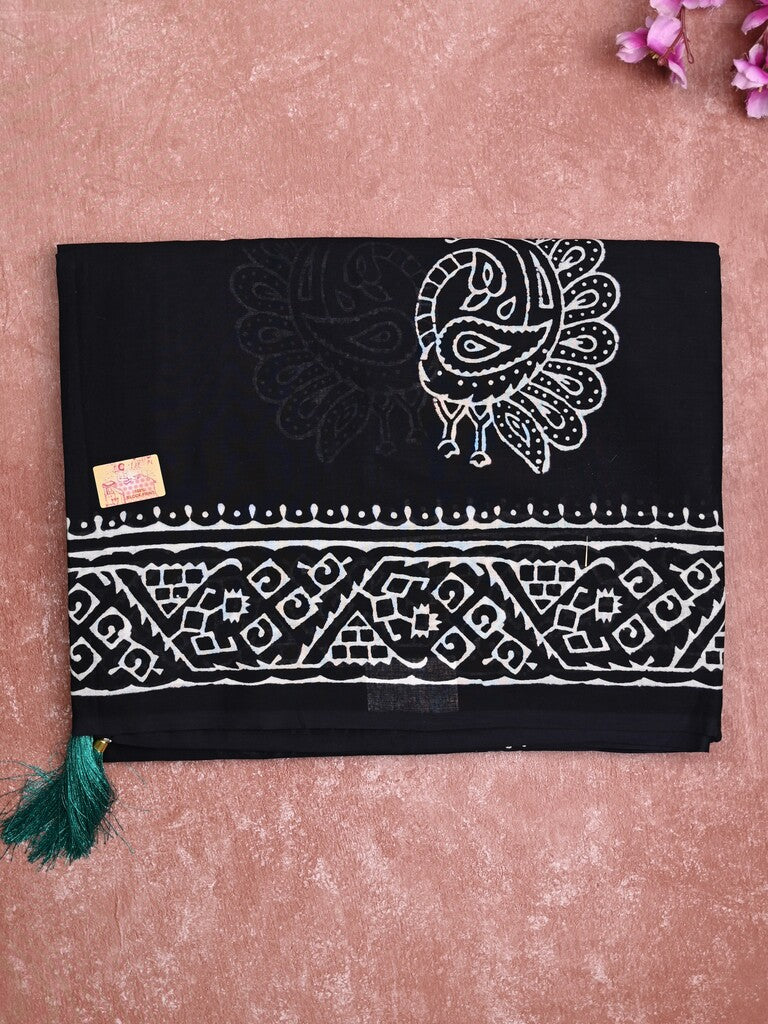 Mul cotton saree black color allover prints & printed border with printed pallu and plain contrast blouse