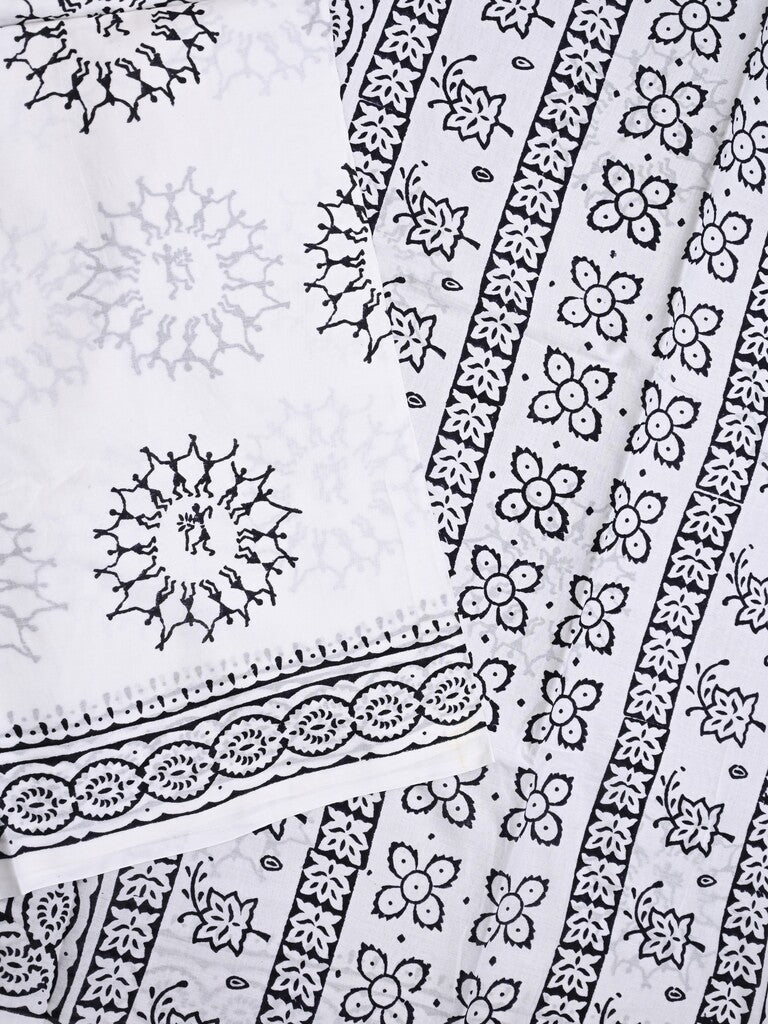 Mul cotton saree white color allover prints & printed border with printed pallu and plain contrast blouse