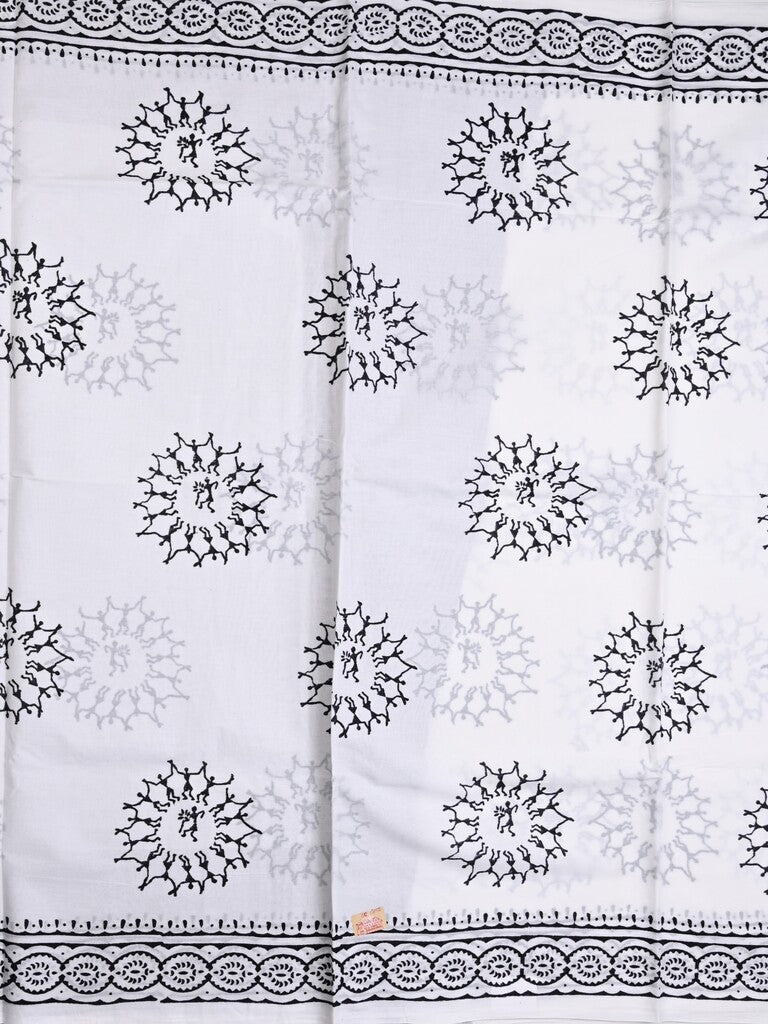 Mul cotton saree white color allover prints & printed border with printed pallu and plain contrast blouse