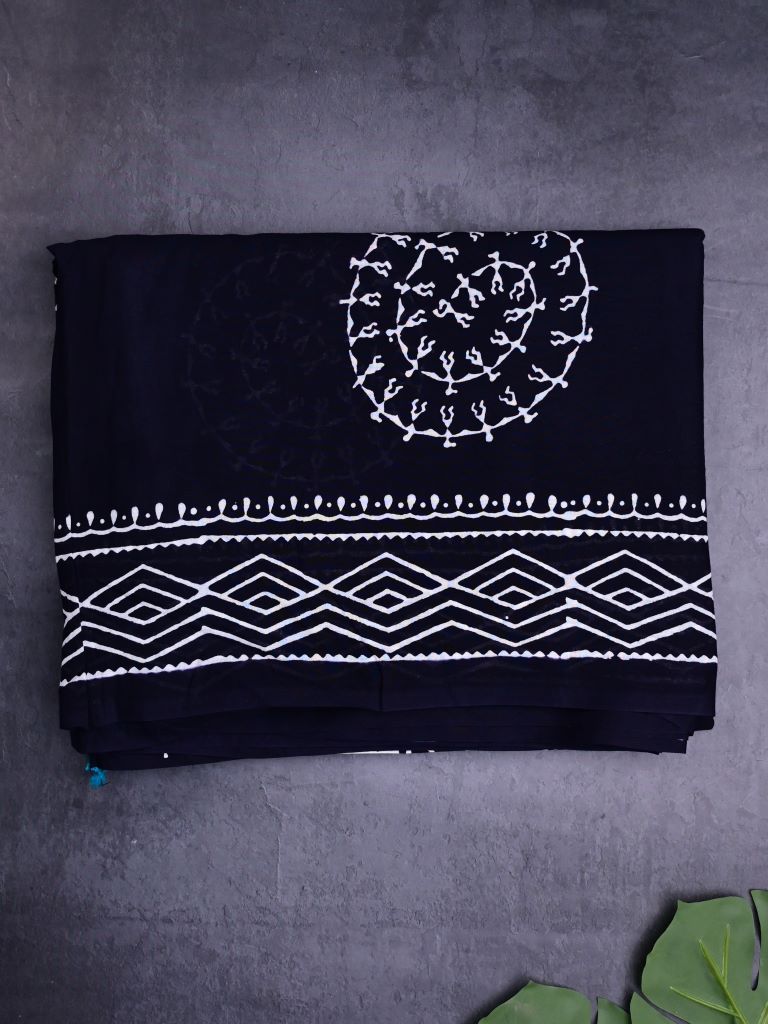 Mul mul cotton saree black color allover prints & printed border with printed pallu and contrast plain blouse