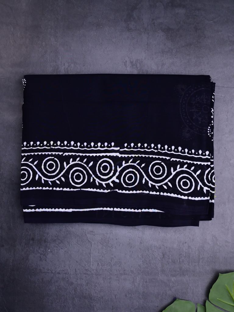 Mul mul cotton saree black color allover prints & printed border with printed pallu and contrast plain blouse