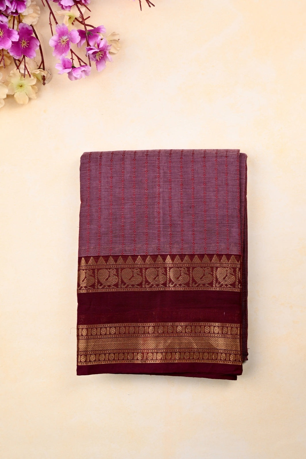 Kanchi cotton saree onion pink and maroon color with allover thread lines, big pallu, zari gap border, and plain blouse