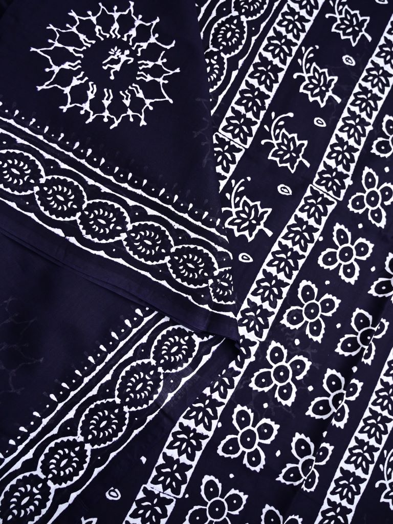 Mul mul cotton saree black color allover prints & printed border with printed pallu and contrast plain blouse