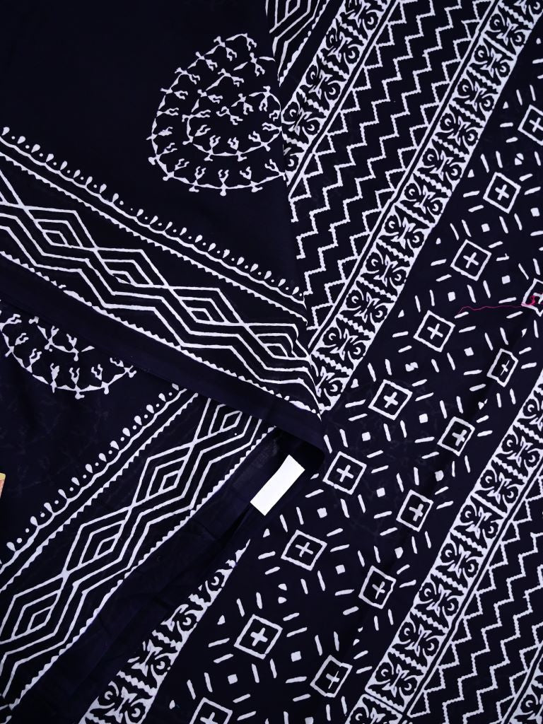 Mul mul cotton saree black color allover prints & printed border with printed pallu and contrast plain blouse