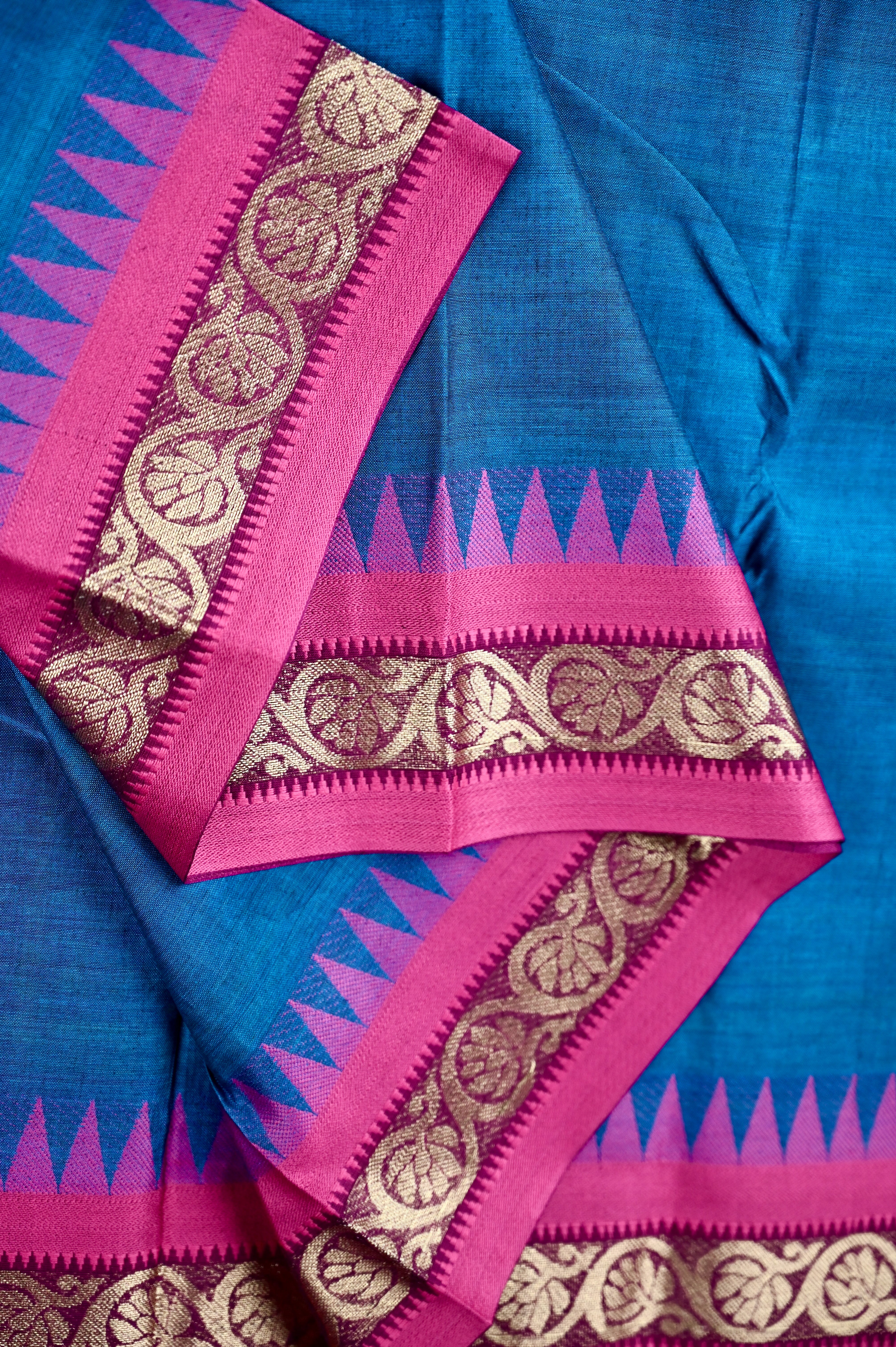 Dhaka cotton saree rama blue and pink color with small zari border, big contrast pallu and plain blouse.