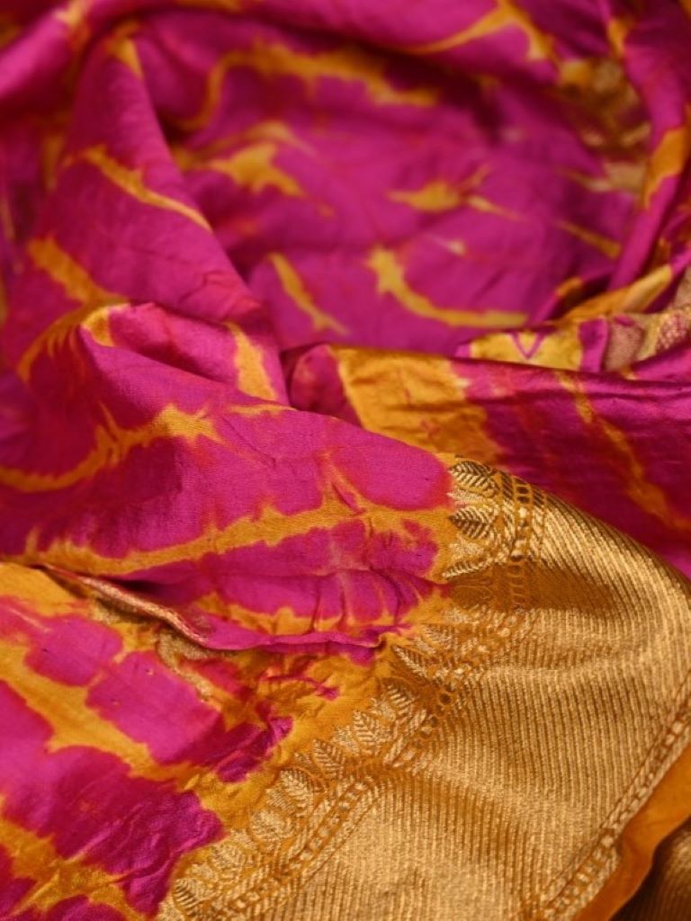 Munga silk dupatta pink color with allover shibori prints and zari border