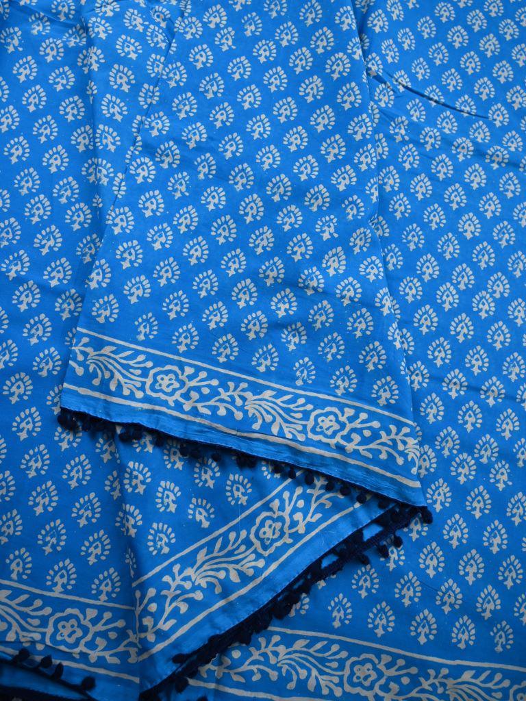 Mul mul cottton saree sky blue color allover prints & fancy border with printed pallu and attached plain blouse