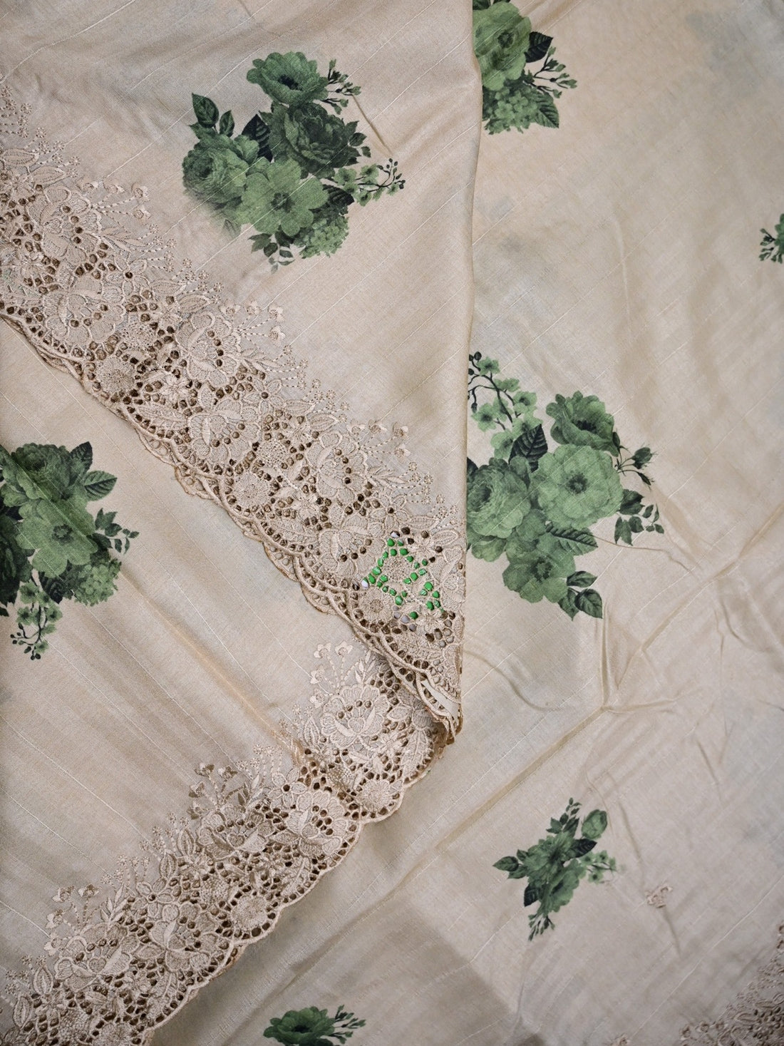 Tussar fancy saree white color with green floral prints & embroidery border with running pallu and cotrast printed blouse