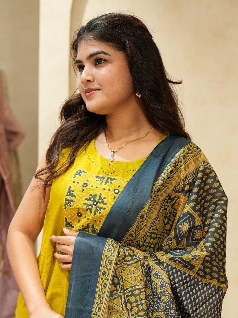Exclusive designer kurthi set for women