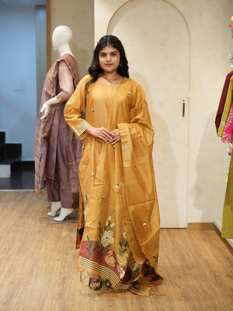 Exclusive designer kurthi set for women