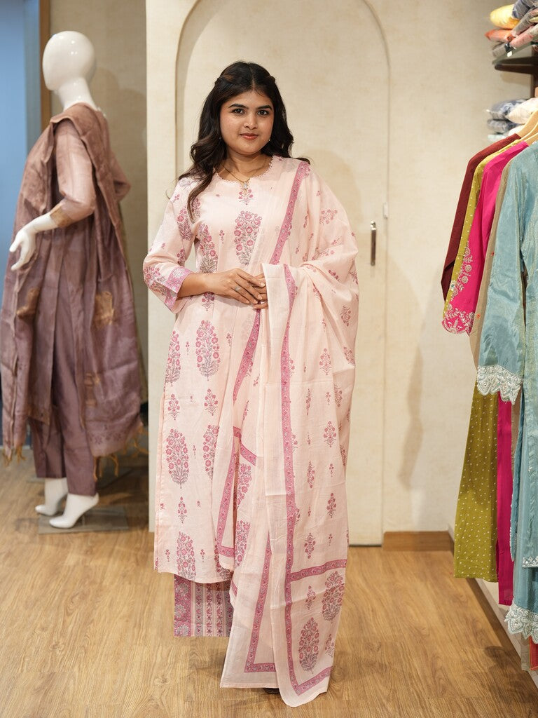 Exclusive designer kurthi set for women