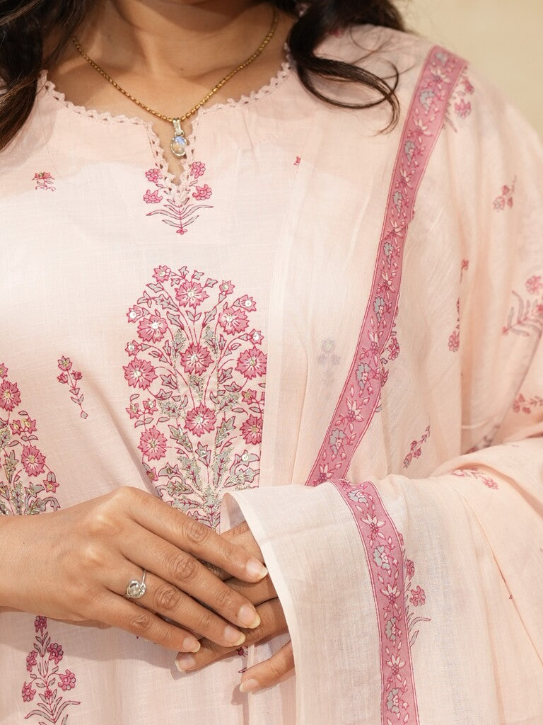 Exclusive designer kurthi set for women