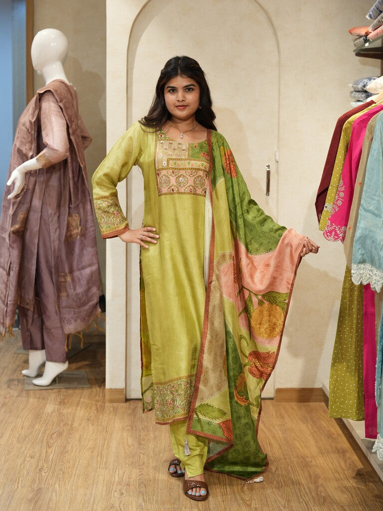 Exclusive designer kurthi set for women