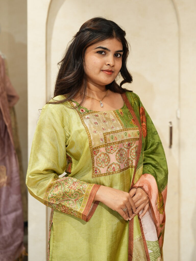 Exclusive designer kurthi set for women