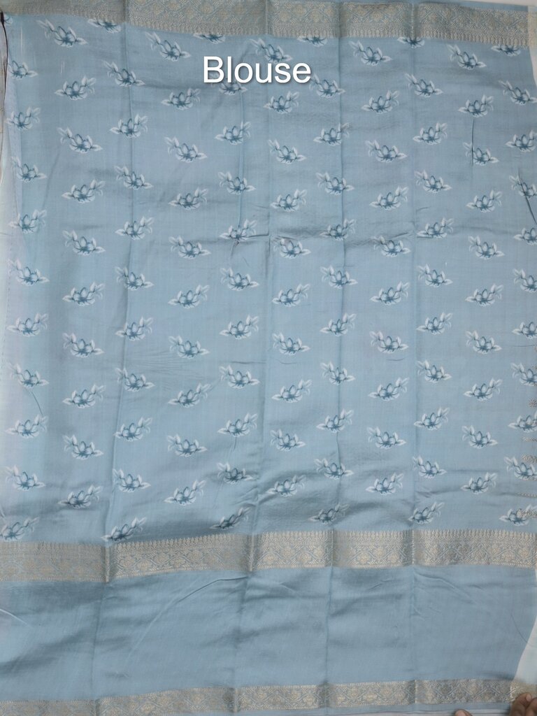 Munga fancy floral printed saree with big border and attached blouse