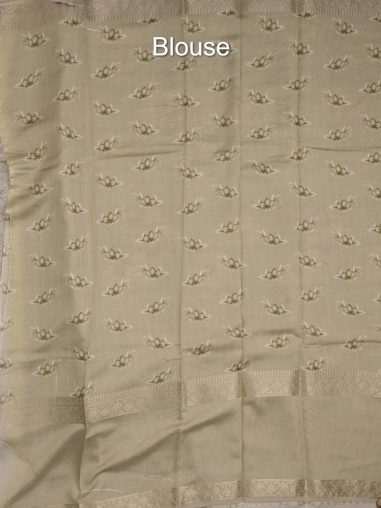 Munga fancy floral printed saree with big border and attached blouse